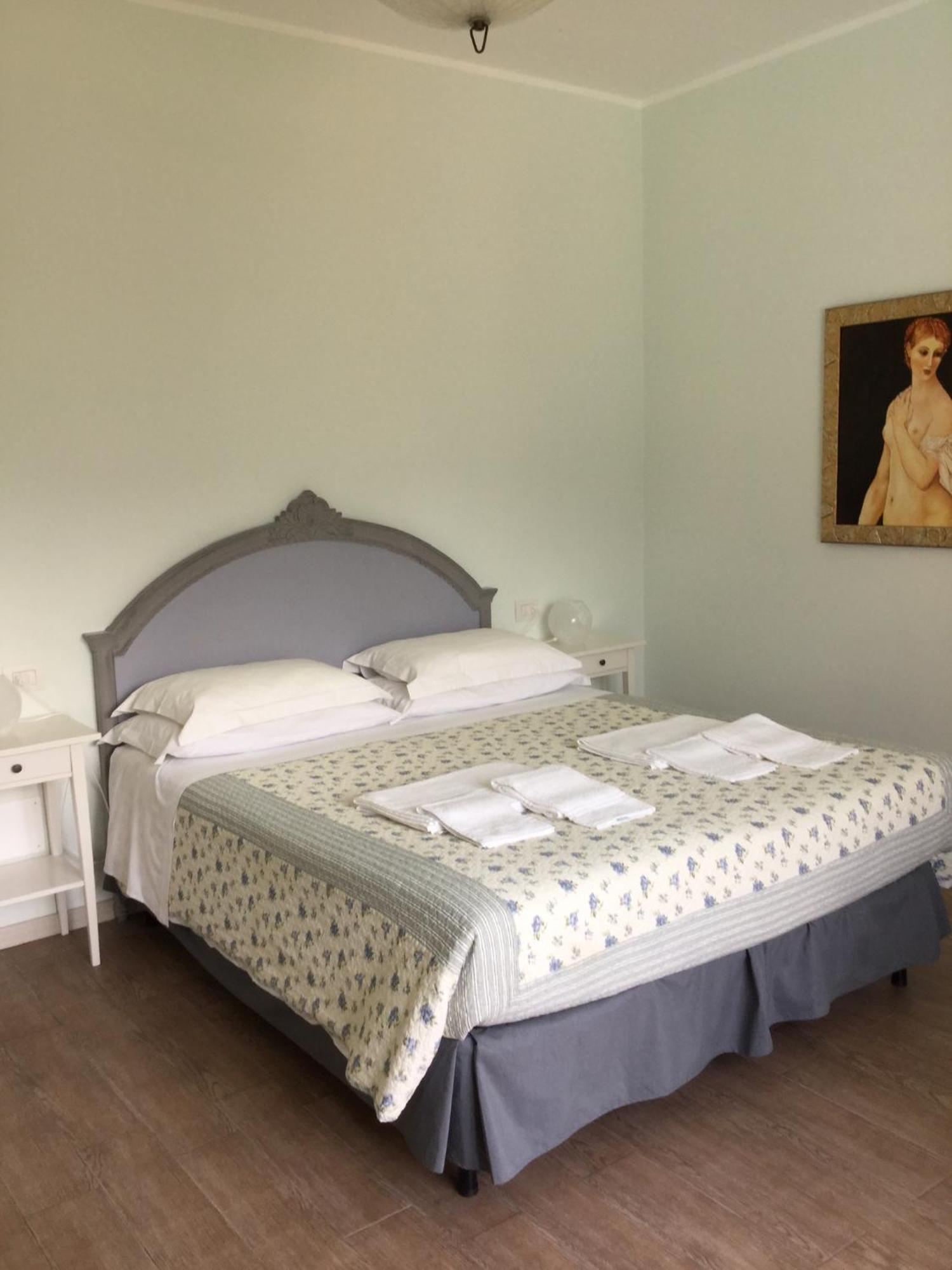 B&B Cherry En Rose Lezzeno Luaran gambar