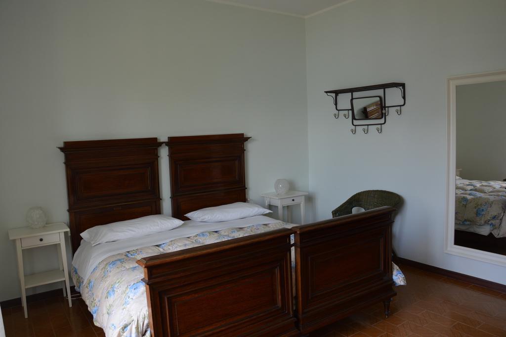 B&B Cherry En Rose Lezzeno Luaran gambar